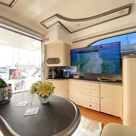 Bådhotel The Yacht Experience