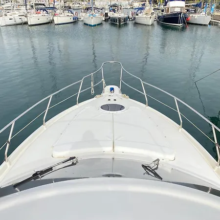 船上ホテル The Yacht Experience バレンシア