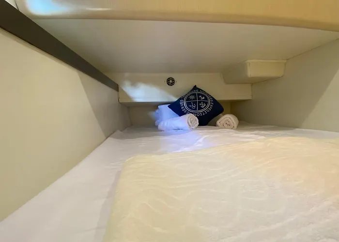 The Yacht Experience Botel Valencia