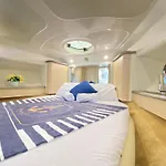 The Yacht Experience * Valensiya