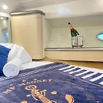Tekne The Yacht Experience Valensiya