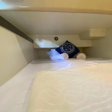 The Yacht Experience Botel Valencia