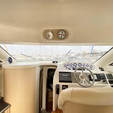 The Yacht Experience Botel Valencia