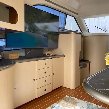 The Yacht Experience *
