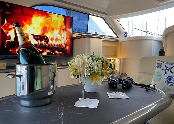 The Yacht Experience Bådhotel *