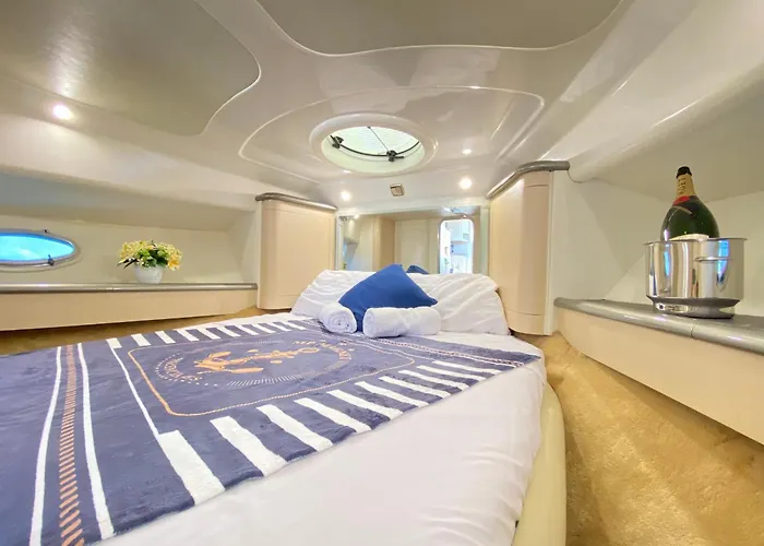 The Yacht Experience * Valence